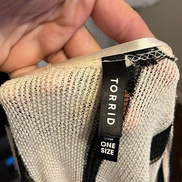 Torrid Black Cream Color Striped Ruana Coverup Contemporary Feminine Casual - Picture 16 of 16